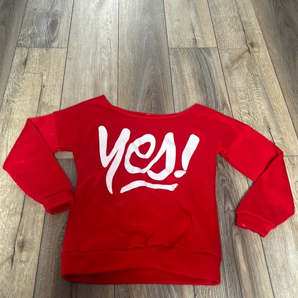 Red “Yes!” Sweater size M - Picture 1 of 2